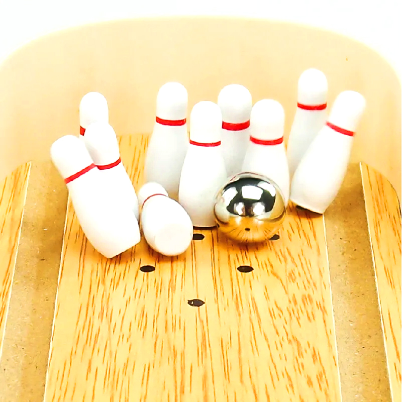 Set Kayu Ringkas dengan Bola Baja dan Pin Permainan Bowling Desktop Mini
