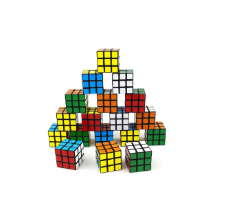 Bagaimana Cara Menyelesaikan Kubus Kecepatan Magnetik 3x3x3 untuk Pemula?