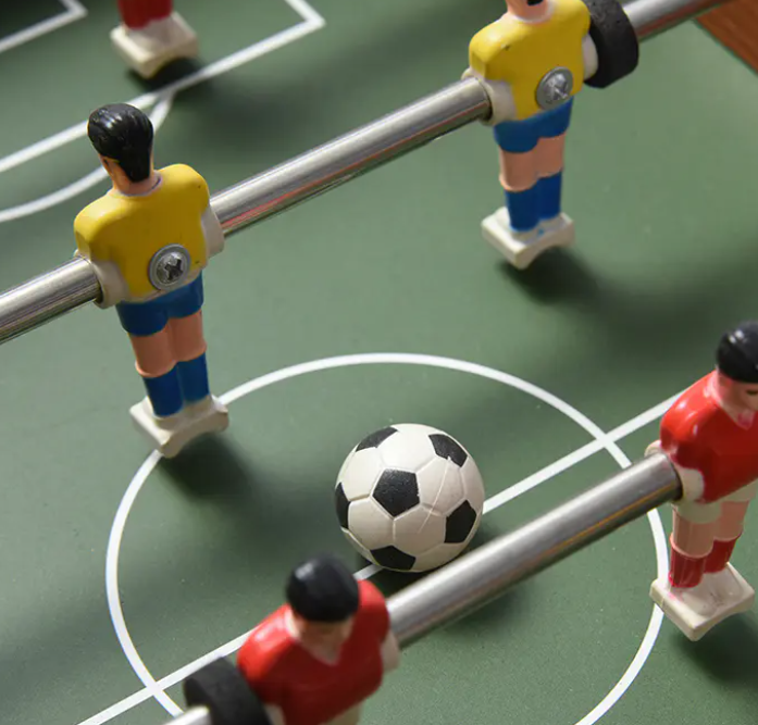 Bagaimana Permainan Foosball Meningkatkan Pembentukan Tim dan Produktivitas di Tempat Kerja?